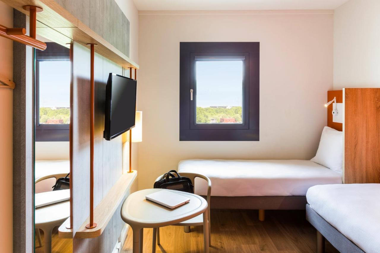 Ibis Budget Stein Maastricht Exterior photo